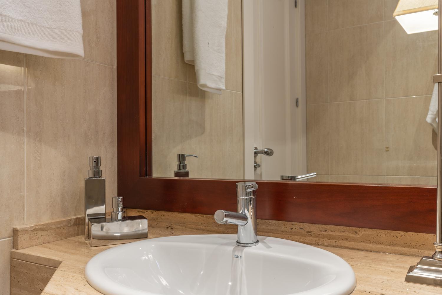 Tuguest Balcon De San Matias Apartment Гранада Екстериор снимка